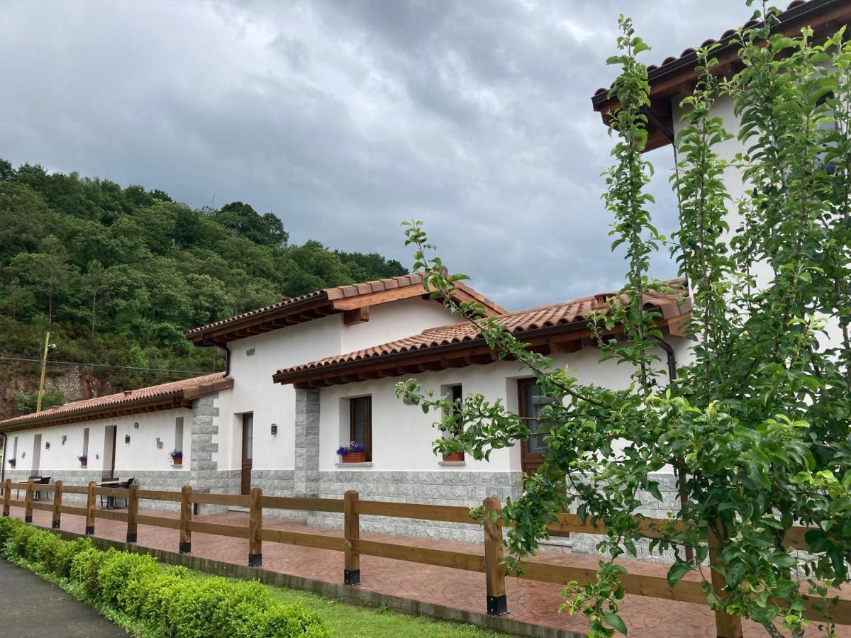 Apartamentos La Presa El Molin Onís 外观 照片